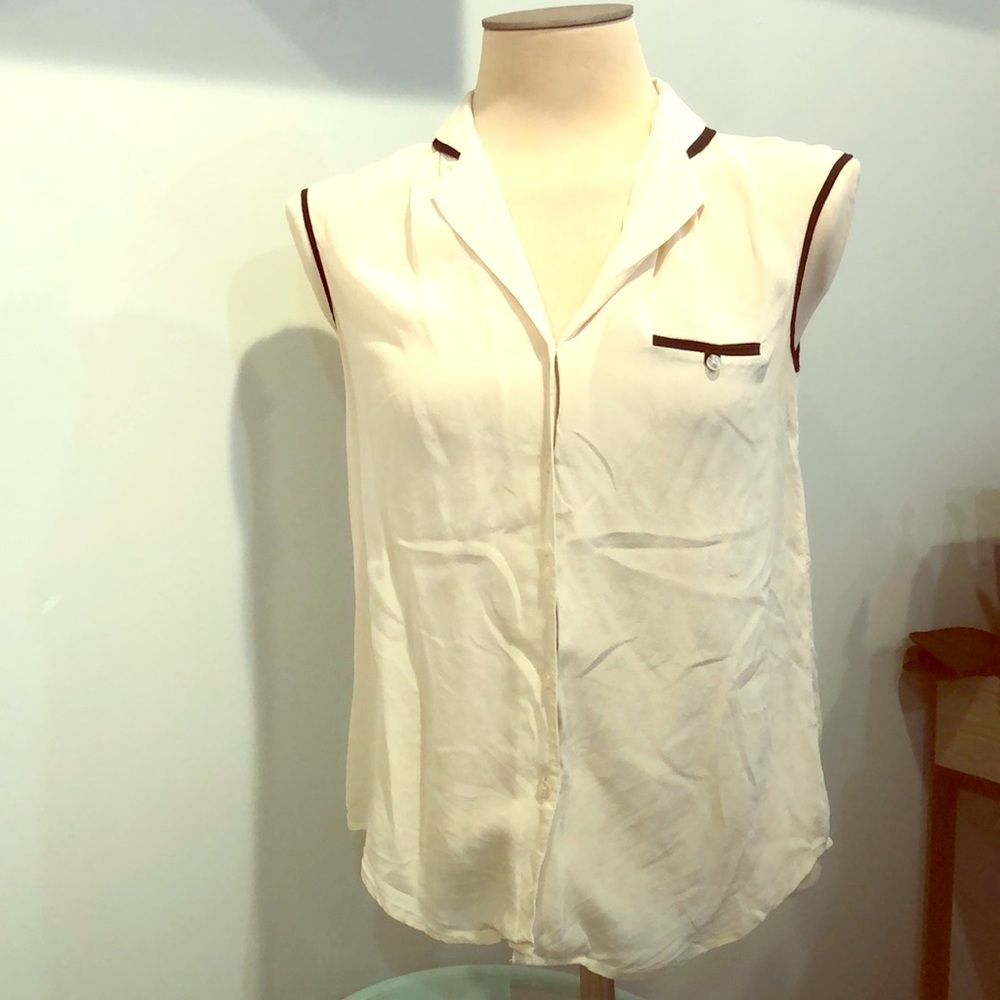 F21 Vintage inspired sleeveless top